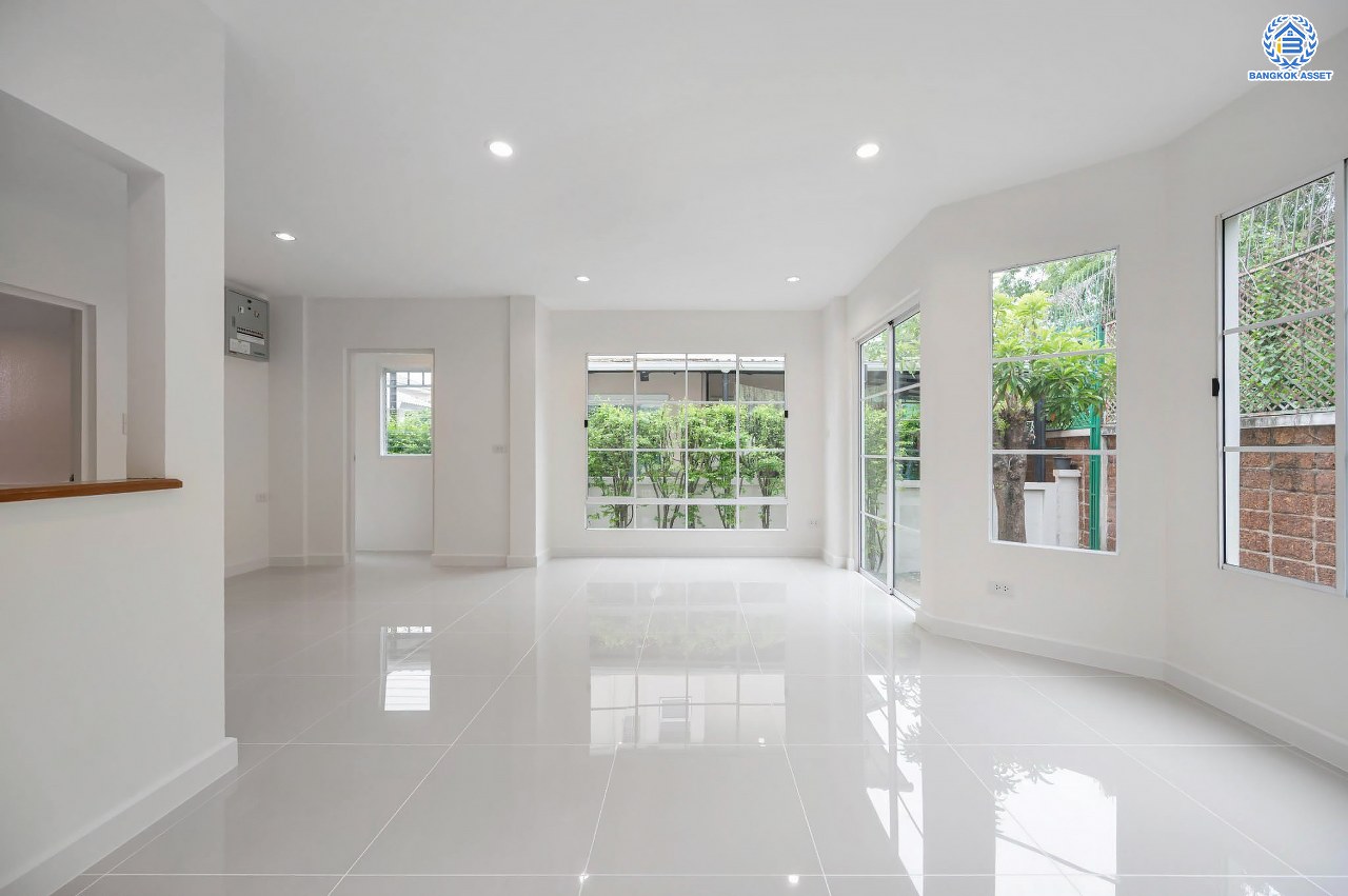 บ้านมือสองตกแต่งใหม่ โครงการ ชัยพฤกษ์2 ราชพฤกษ์-ติวานนท์ หลังมุม เนื้อที่ 57.30 ตร.ว. ฟังก์ชัน 3 ห้องนอน 2 ห้องน้ำ จอดรถได้ 2 คัน บรรยากาศเงียบสงบเป็นส่วนตัว สิ่งอำนวยความสะดวกมากมาย! บนทำเลศักยภาพ หน้าโครงการติดถนนใหญ่ เชื่อมต่อถนนราชพฤกษ์ ใกล้จุดขึ้นทางด่วน "ศรีสมาน"...